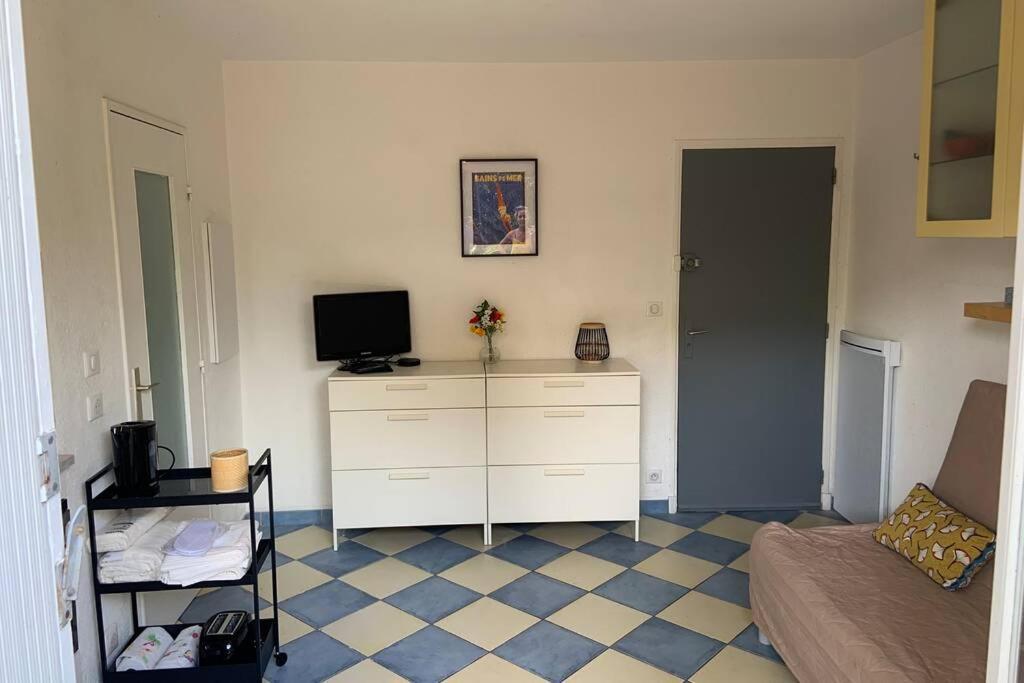 Les Bains De Mer Yourhosthelper Apartment บ็องโดล ภายนอก รูปภาพ